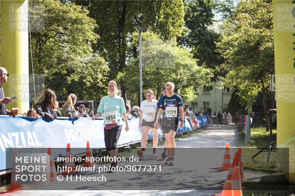 09.05.2026 - Störlauf H.Heesch http://msf.ph/oto/9677371 09.05.2026 16:05:15 Ziel 1854, 1792, 1777 meine-sportfotos.de