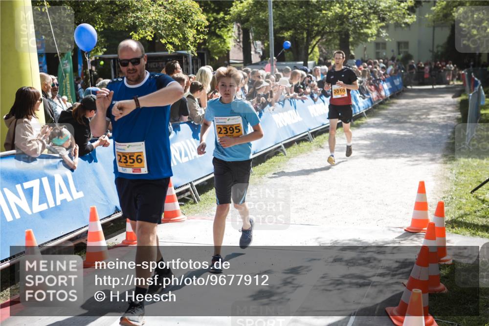09.05.2026 - Störlauf H.Heesch http://msf.ph/oto/9677912 09.05.2026 15:25:46 Ziel 2356, 2395, 2010 meine-sportfotos.de