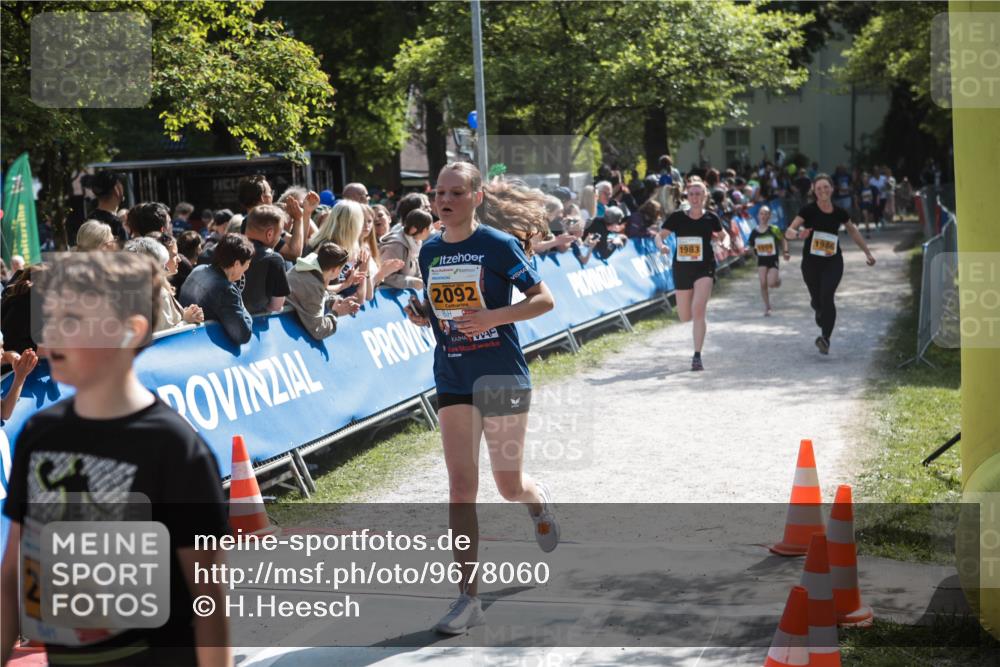 09.05.2026 - Störlauf H.Heesch http://msf.ph/oto/9678060 09.05.2026 15:26:47 Ziel 2070, 2092, 1983, 1986 meine-sportfotos.de