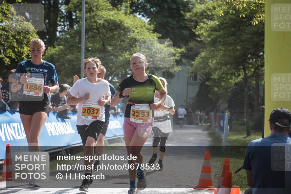 09.05.2026 - Störlauf H.Heesch http://msf.ph/oto/9678533 09.05.2026 15:29:40 Ziel 1886, 2037, 2253 meine-sportfotos.de