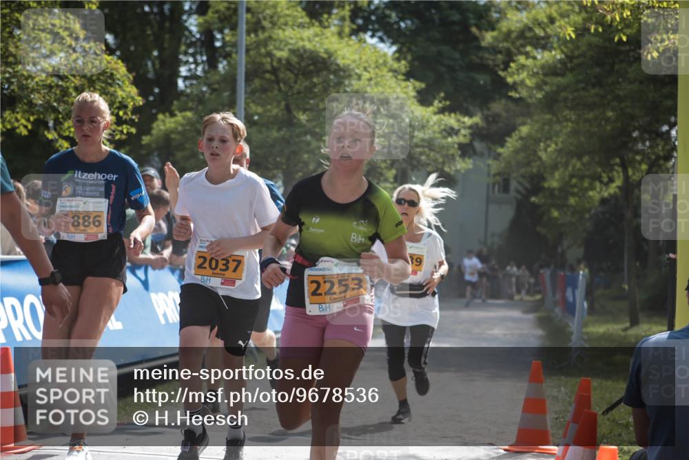 09.05.2026 - Störlauf H.Heesch http://msf.ph/oto/9678536 09.05.2026 15:29:40 Ziel 886, 2037, 2026, 2253, 39 meine-sportfotos.de