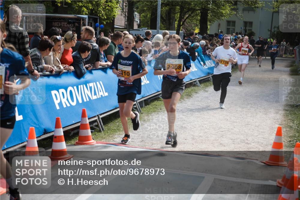 09.05.2026 - Störlauf H.Heesch http://msf.ph/oto/9678973 09.05.2026 15:32:43 Ziel 9518, 410, 2208, 2156 meine-sportfotos.de