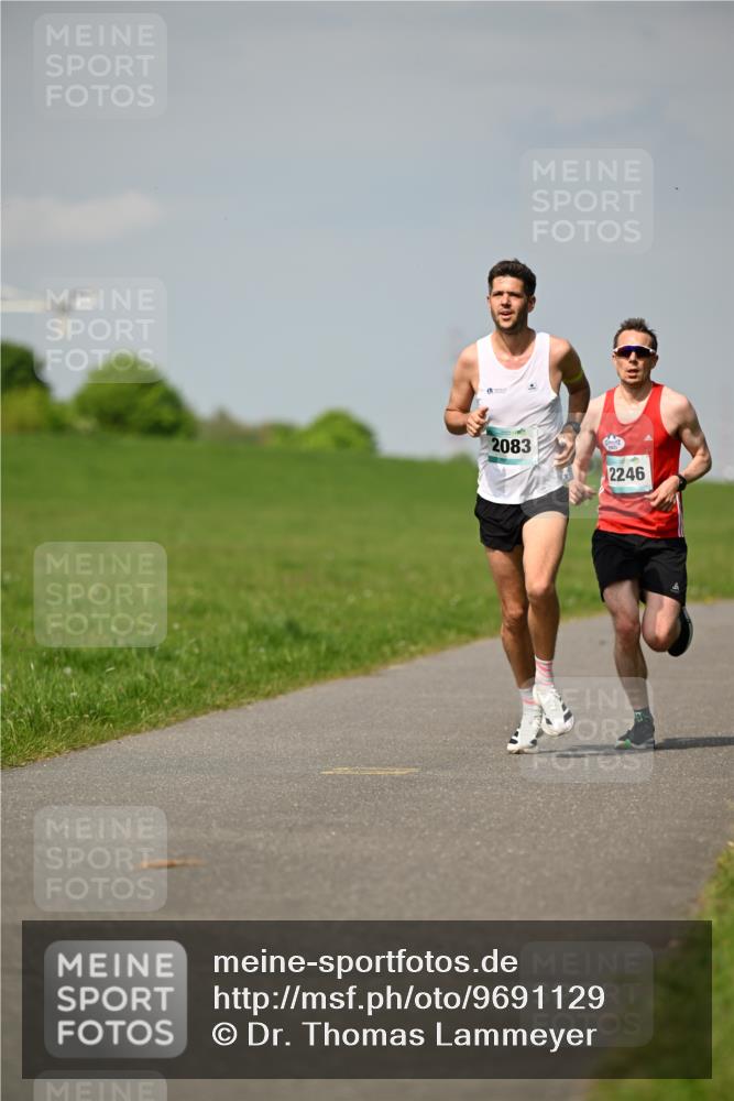 10.05.2026 - 8. Wedeler Halbmarathon Dr. Thomas Lammeyer http://msf.ph/oto/9691129 10.05.2026 11:11:53 Laufen 2083, 2246 meine-sportfotos.de