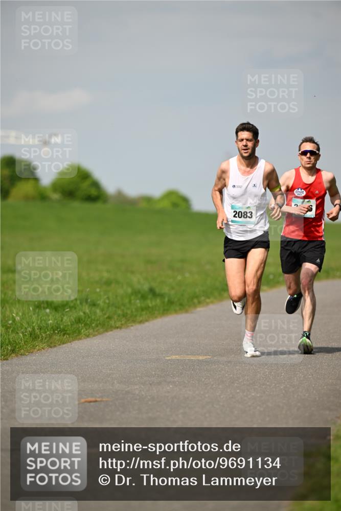 10.05.2026 - 8. Wedeler Halbmarathon Dr. Thomas Lammeyer http://msf.ph/oto/9691134 10.05.2026 11:11:53 Laufen 2083 meine-sportfotos.de