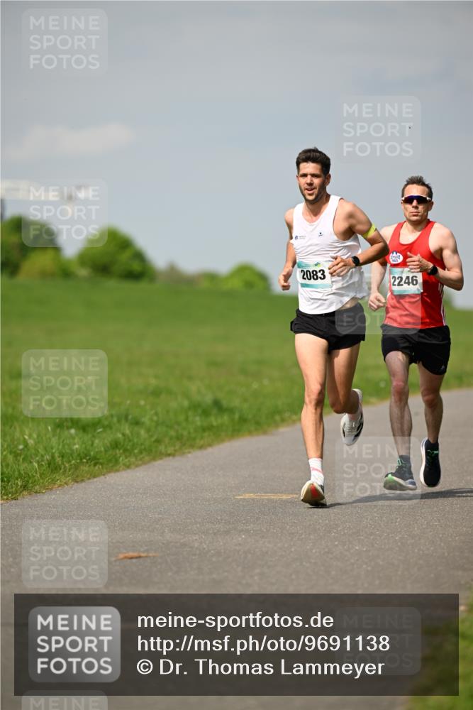 10.05.2026 - 8. Wedeler Halbmarathon Dr. Thomas Lammeyer http://msf.ph/oto/9691138 10.05.2026 11:11:53 Laufen 2083, 2246 meine-sportfotos.de