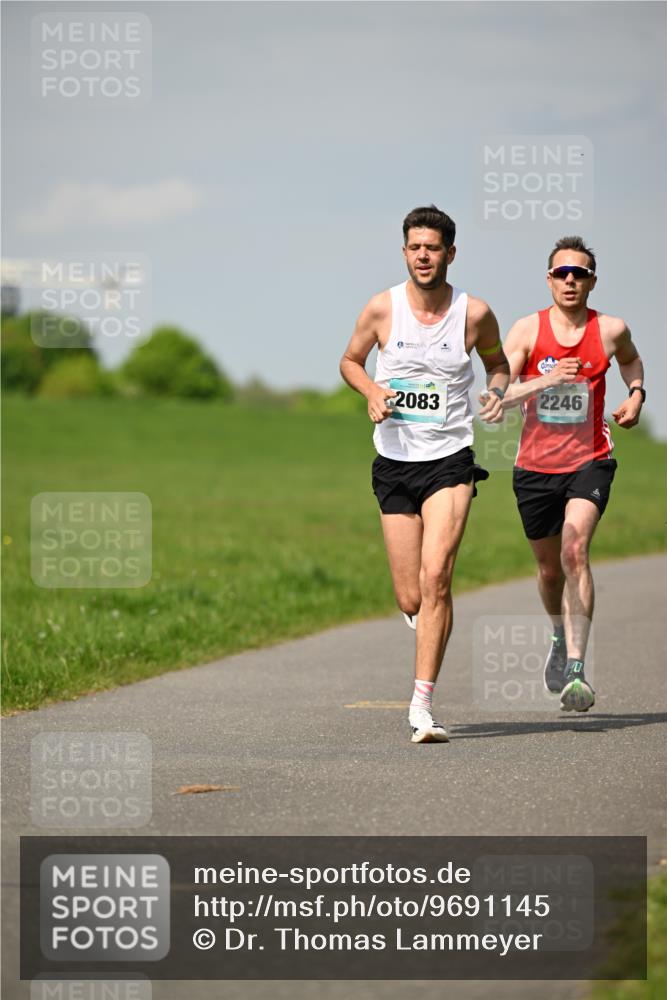 10.05.2026 - 8. Wedeler Halbmarathon Dr. Thomas Lammeyer http://msf.ph/oto/9691145 10.05.2026 11:11:53 Laufen 2083, 2246 meine-sportfotos.de