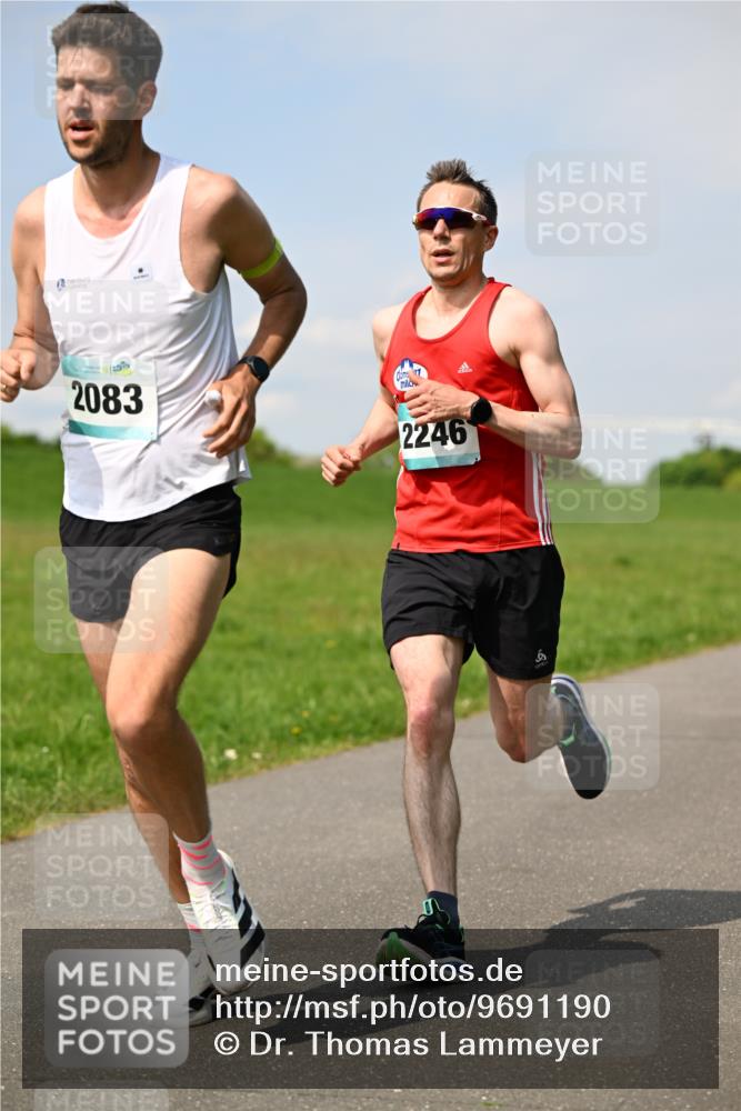 10.05.2026 - 8. Wedeler Halbmarathon Dr. Thomas Lammeyer http://msf.ph/oto/9691190 10.05.2026 11:11:57 Laufen 2083, 2246 meine-sportfotos.de