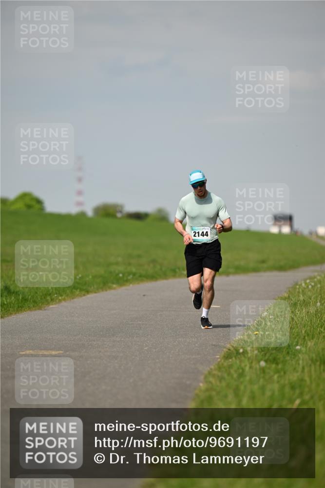 10.05.2026 - 8. Wedeler Halbmarathon Dr. Thomas Lammeyer http://msf.ph/oto/9691197 10.05.2026 11:12:02 Laufen 173, 2144 meine-sportfotos.de