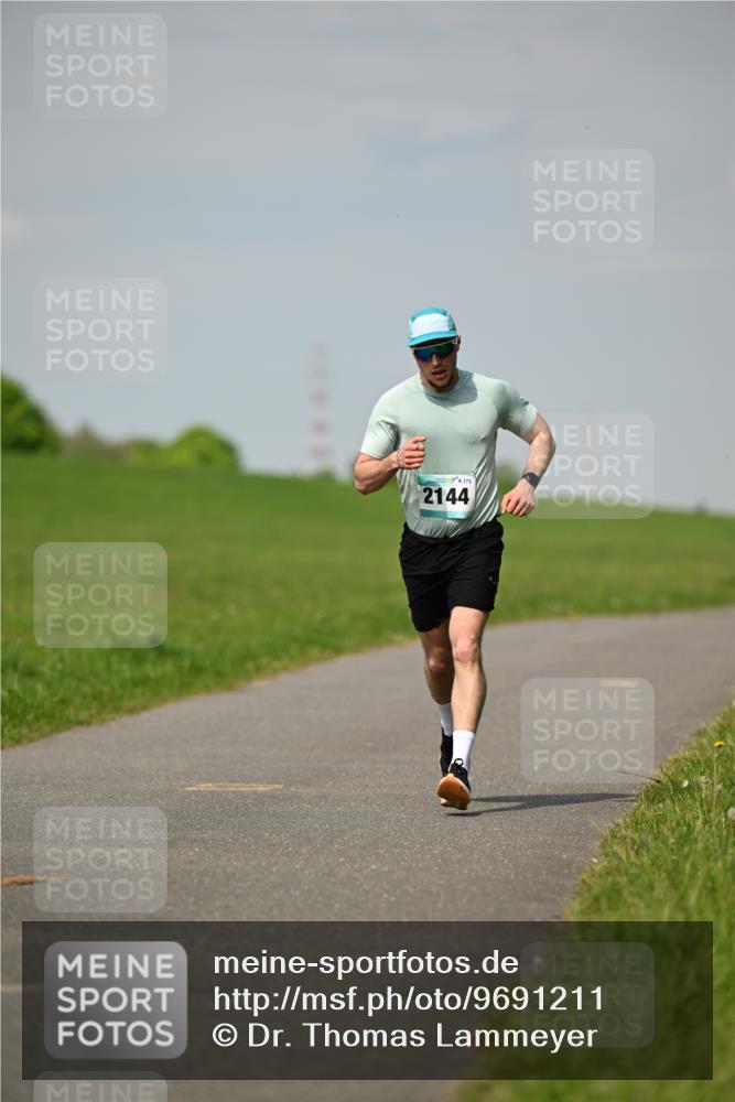 10.05.2026 - 8. Wedeler Halbmarathon Dr. Thomas Lammeyer http://msf.ph/oto/9691211 10.05.2026 11:12:04 Laufen 173, 2144 meine-sportfotos.de