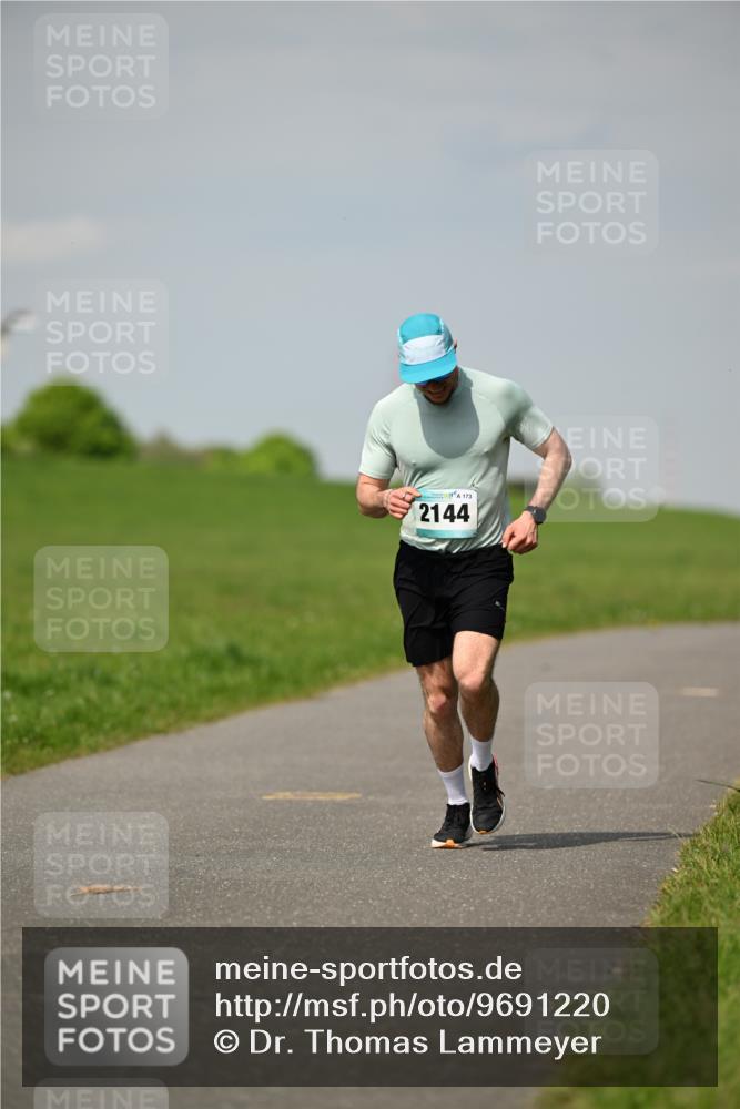 10.05.2026 - 8. Wedeler Halbmarathon Dr. Thomas Lammeyer http://msf.ph/oto/9691220 10.05.2026 11:12:05 Laufen 173, 2144 meine-sportfotos.de