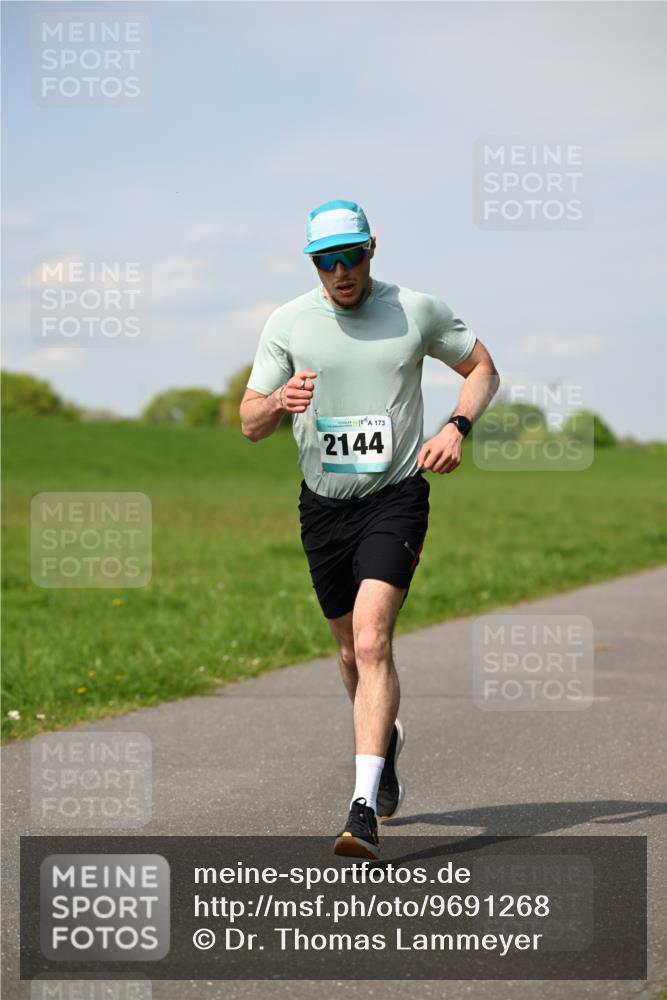 10.05.2026 - 8. Wedeler Halbmarathon Dr. Thomas Lammeyer http://msf.ph/oto/9691268 10.05.2026 11:12:07 Laufen 173, 2144 meine-sportfotos.de