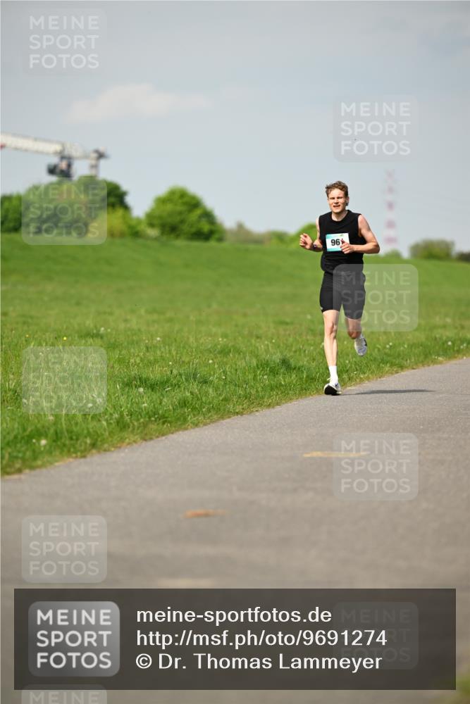 10.05.2026 - 8. Wedeler Halbmarathon Dr. Thomas Lammeyer http://msf.ph/oto/9691274 10.05.2026 11:12:37 Laufen  meine-sportfotos.de