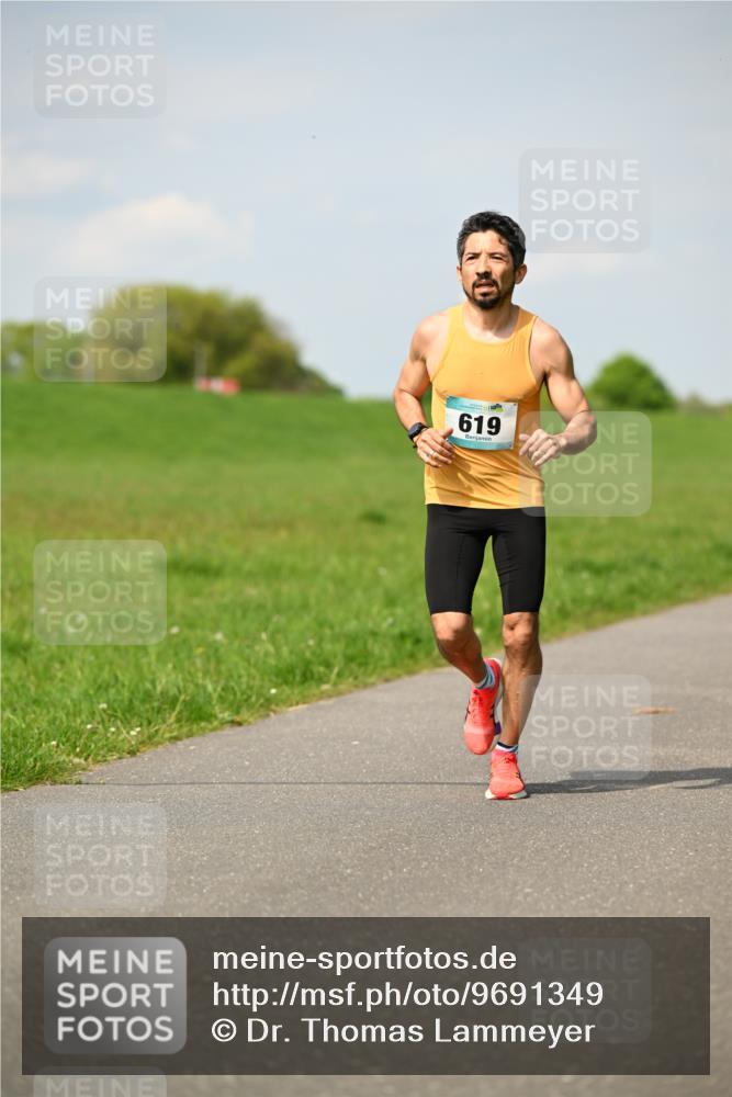 10.05.2026 - 8. Wedeler Halbmarathon Dr. Thomas Lammeyer http://msf.ph/oto/9691349 10.05.2026 11:12:47 Laufen 619 meine-sportfotos.de