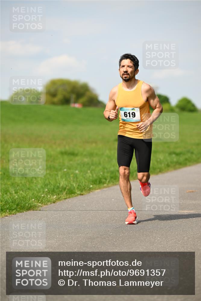 10.05.2026 - 8. Wedeler Halbmarathon Dr. Thomas Lammeyer http://msf.ph/oto/9691357 10.05.2026 11:12:47 Laufen 619 meine-sportfotos.de