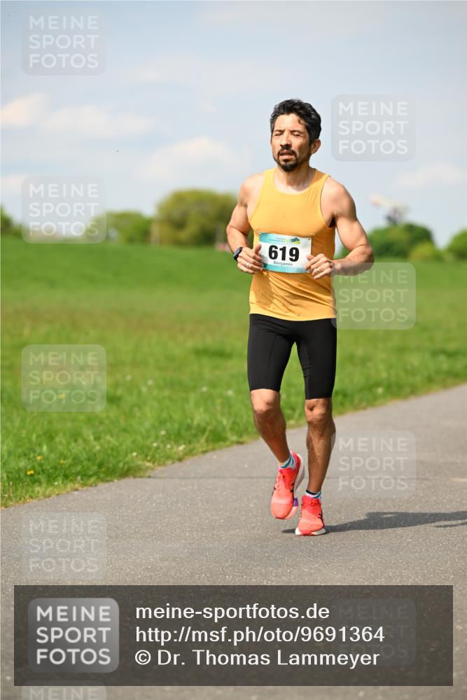 10.05.2026 - 8. Wedeler Halbmarathon Dr. Thomas Lammeyer http://msf.ph/oto/9691364 10.05.2026 11:12:47 Laufen 619 meine-sportfotos.de