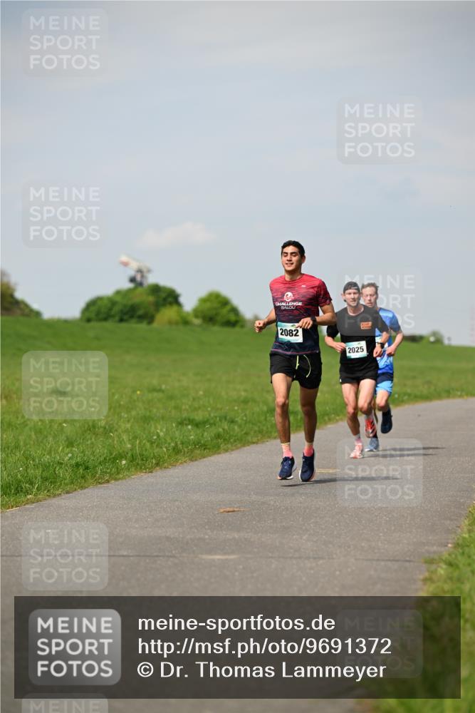 10.05.2026 - 8. Wedeler Halbmarathon Dr. Thomas Lammeyer http://msf.ph/oto/9691372 10.05.2026 11:13:08 Laufen 2082, 2025 meine-sportfotos.de