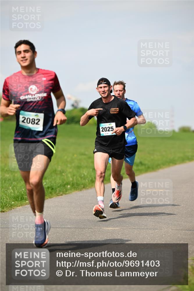 10.05.2026 - 8. Wedeler Halbmarathon Dr. Thomas Lammeyer http://msf.ph/oto/9691403 10.05.2026 11:13:10 Laufen 2082, 2025, 119 meine-sportfotos.de