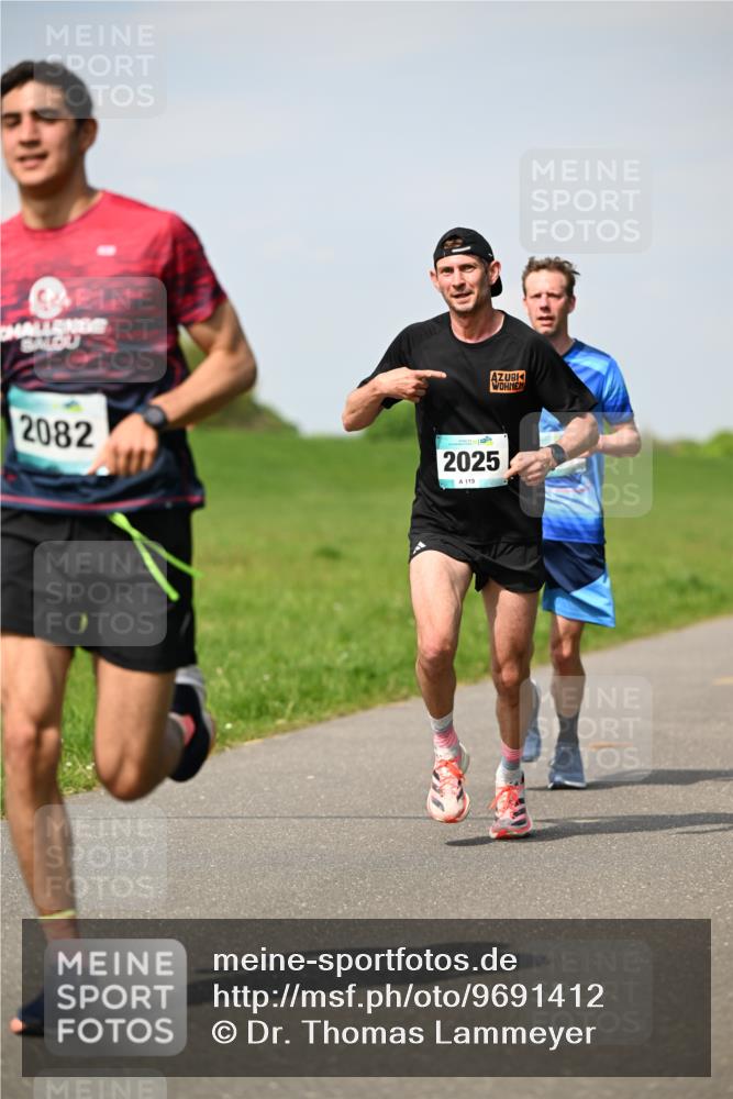 10.05.2026 - 8. Wedeler Halbmarathon Dr. Thomas Lammeyer http://msf.ph/oto/9691412 10.05.2026 11:13:11 Laufen 2082, 2025, 119 meine-sportfotos.de