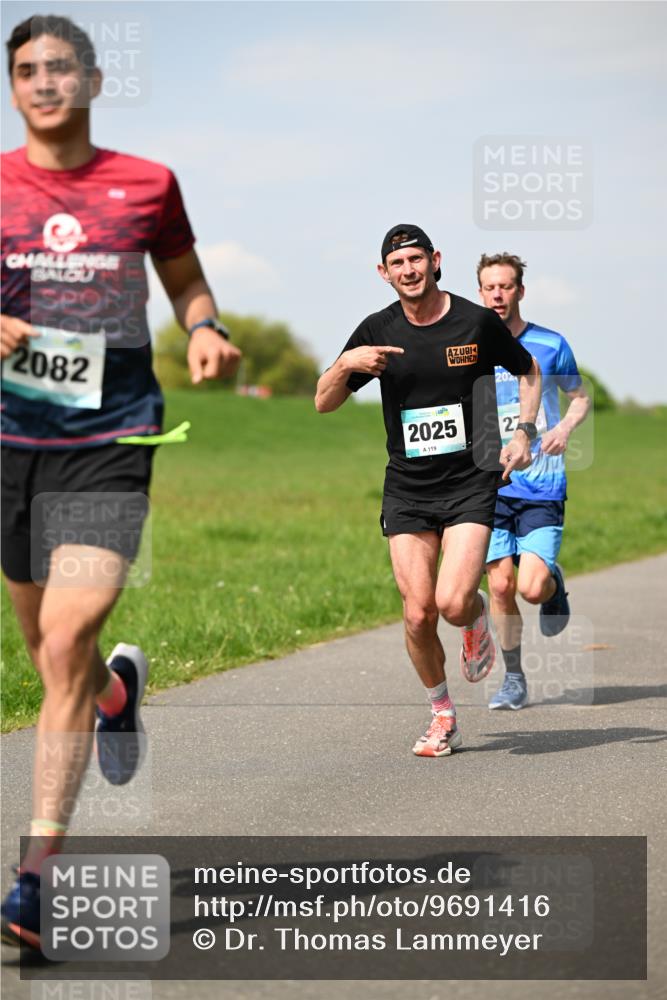 10.05.2026 - 8. Wedeler Halbmarathon Dr. Thomas Lammeyer http://msf.ph/oto/9691416 10.05.2026 11:13:11 Laufen 2082, 2025, 119 meine-sportfotos.de