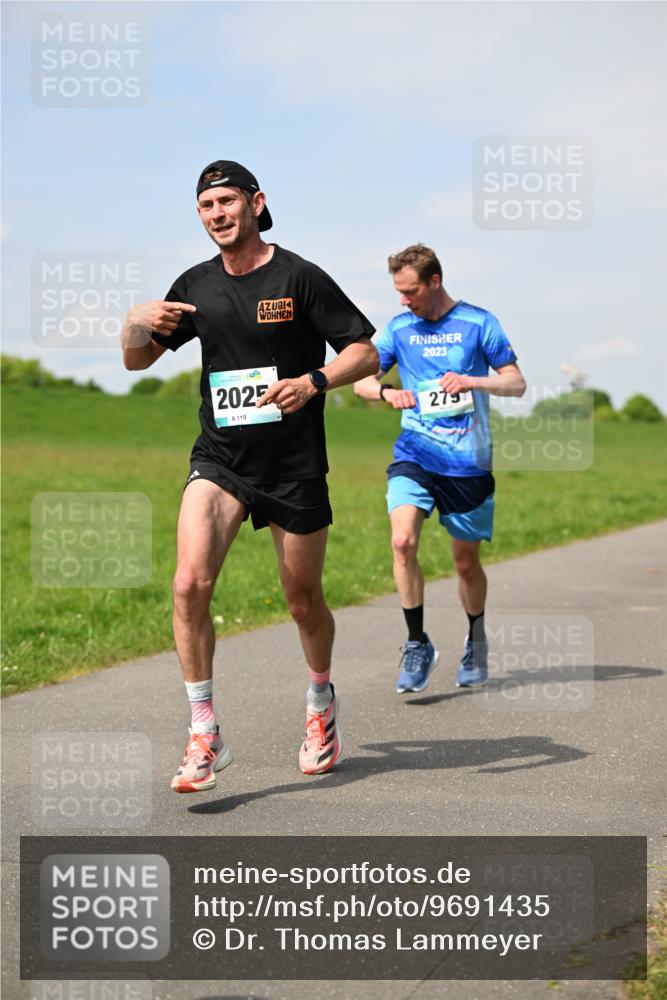 10.05.2026 - 8. Wedeler Halbmarathon Dr. Thomas Lammeyer http://msf.ph/oto/9691435 10.05.2026 11:13:12 Laufen 2023, 2025, 119, 279 meine-sportfotos.de