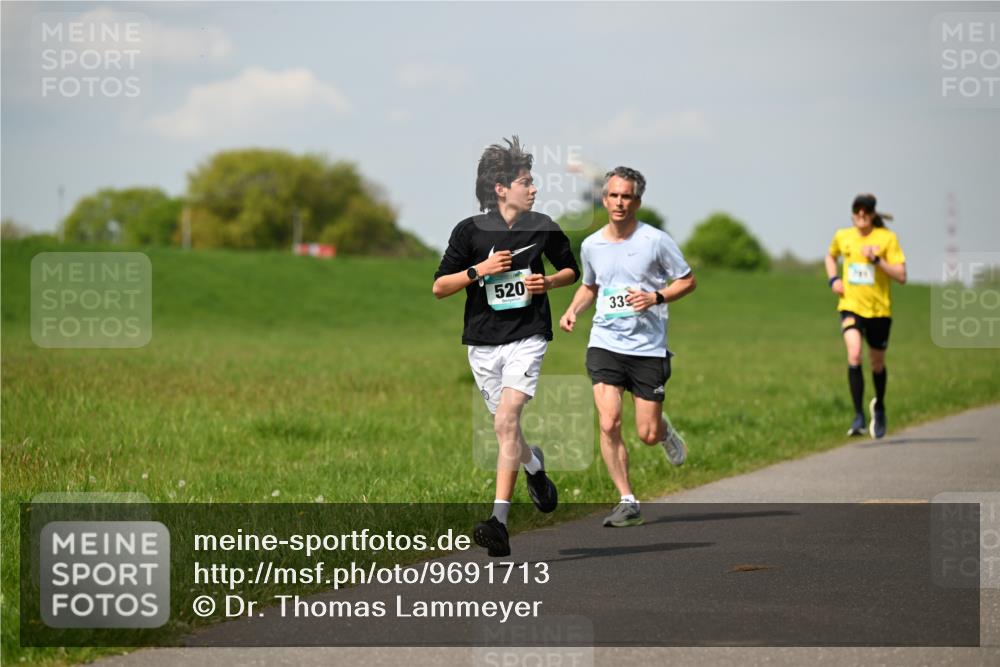 10.05.2026 - 8. Wedeler Halbmarathon Dr. Thomas Lammeyer http://msf.ph/oto/9691713 10.05.2026 11:14:07 Laufen 520, 339 meine-sportfotos.de