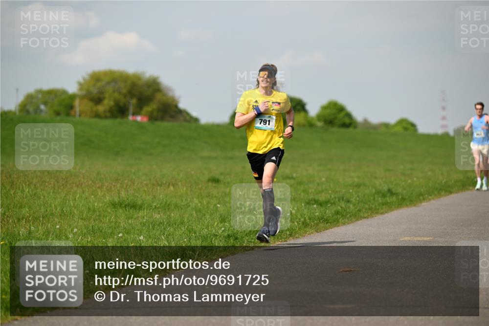 10.05.2026 - 8. Wedeler Halbmarathon Dr. Thomas Lammeyer http://msf.ph/oto/9691725 10.05.2026 11:14:10 Laufen 791 meine-sportfotos.de