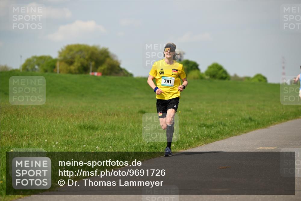 10.05.2026 - 8. Wedeler Halbmarathon Dr. Thomas Lammeyer http://msf.ph/oto/9691726 10.05.2026 11:14:10 Laufen 791 meine-sportfotos.de