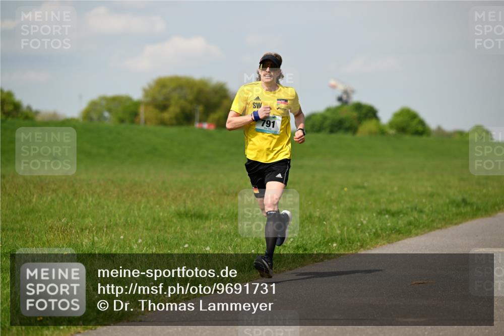 10.05.2026 - 8. Wedeler Halbmarathon Dr. Thomas Lammeyer http://msf.ph/oto/9691731 10.05.2026 11:14:11 Laufen 791 meine-sportfotos.de