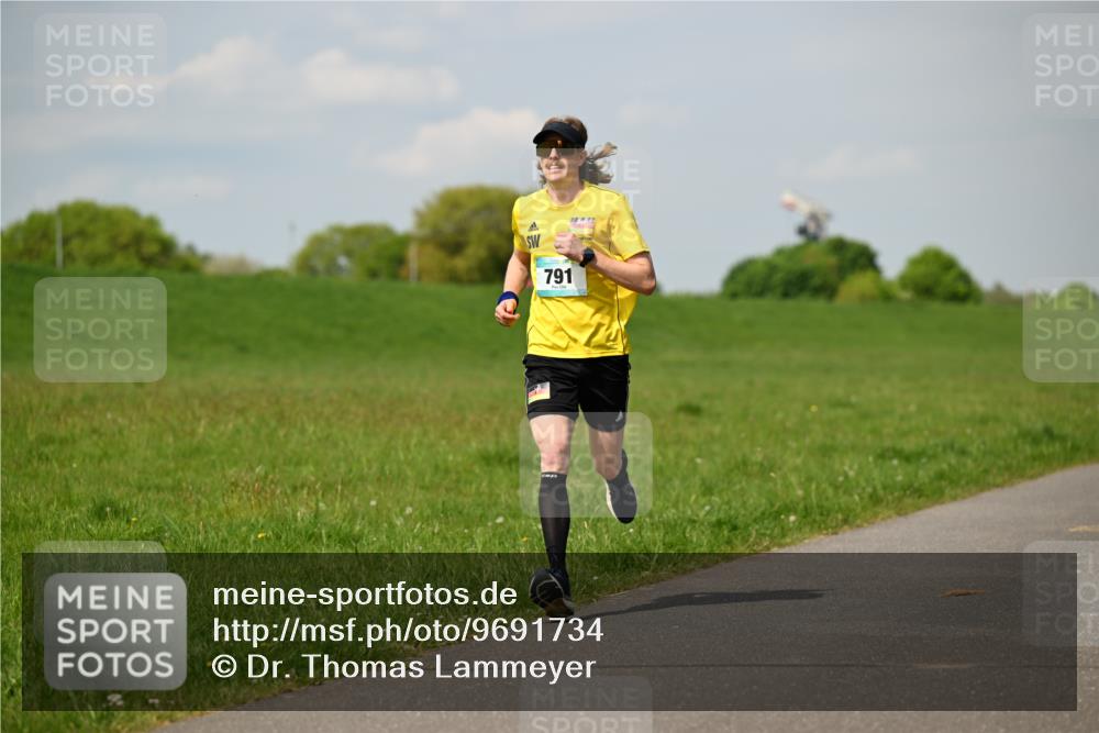 10.05.2026 - 8. Wedeler Halbmarathon Dr. Thomas Lammeyer http://msf.ph/oto/9691734 10.05.2026 11:14:11 Laufen 791 meine-sportfotos.de
