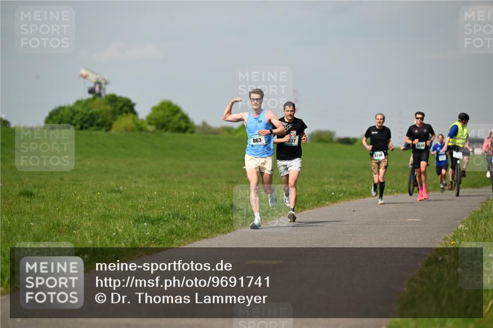10.05.2026 - 8. Wedeler Halbmarathon Dr. Thomas Lammeyer http://msf.ph/oto/9691741 10.05.2026 11:14:13 Laufen 863, 337, 2236, 198 meine-sportfotos.de