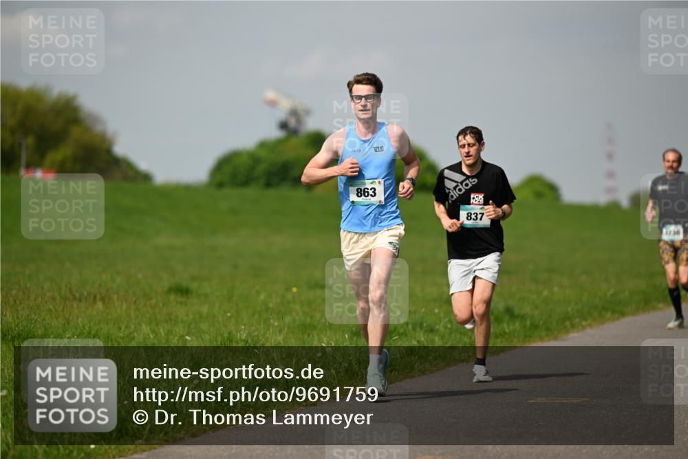 10.05.2026 - 8. Wedeler Halbmarathon Dr. Thomas Lammeyer http://msf.ph/oto/9691759 10.05.2026 11:14:15 Laufen 863, 837 meine-sportfotos.de