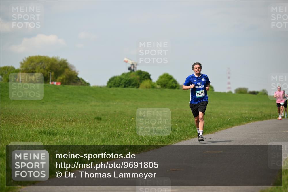 10.05.2026 - 8. Wedeler Halbmarathon Dr. Thomas Lammeyer http://msf.ph/oto/9691805 10.05.2026 11:14:26 Laufen  meine-sportfotos.de