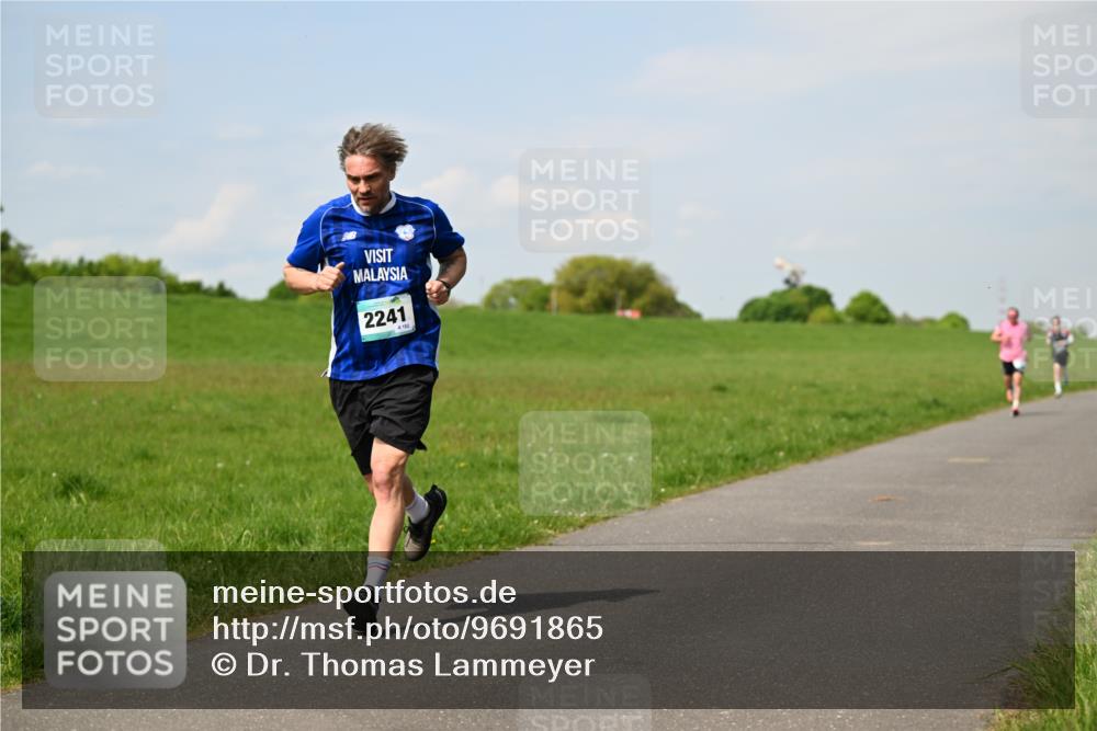 10.05.2026 - 8. Wedeler Halbmarathon Dr. Thomas Lammeyer http://msf.ph/oto/9691865 10.05.2026 11:14:31 Laufen 2241, 182 meine-sportfotos.de