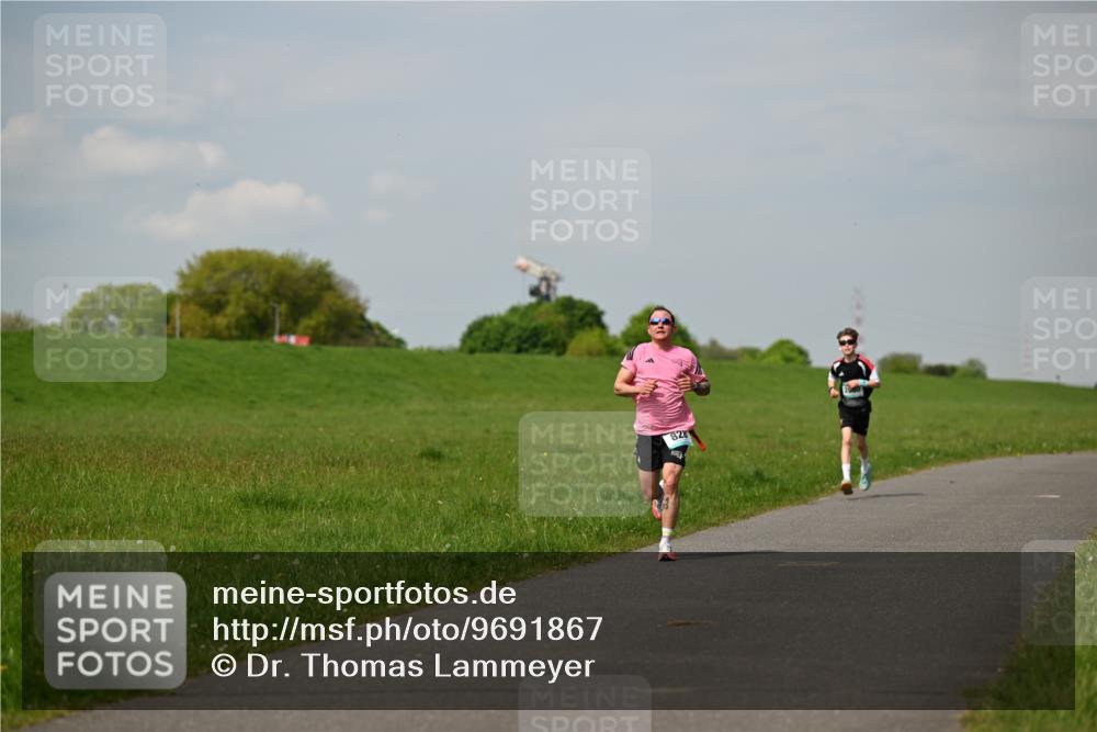 10.05.2026 - 8. Wedeler Halbmarathon Dr. Thomas Lammeyer http://msf.ph/oto/9691867 10.05.2026 11:14:34 Laufen 828, 2000 meine-sportfotos.de