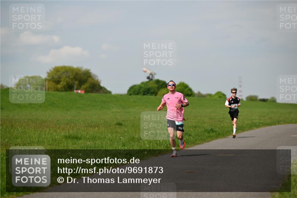 10.05.2026 - 8. Wedeler Halbmarathon Dr. Thomas Lammeyer http://msf.ph/oto/9691873 10.05.2026 11:14:35 Laufen  meine-sportfotos.de