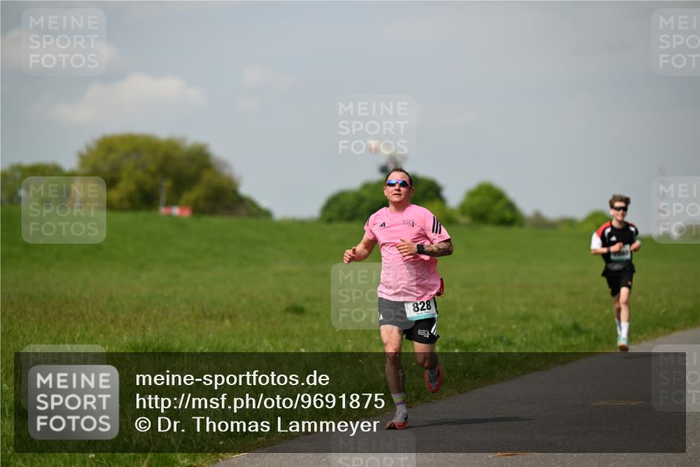 10.05.2026 - 8. Wedeler Halbmarathon Dr. Thomas Lammeyer http://msf.ph/oto/9691875 10.05.2026 11:14:35 Laufen 828 meine-sportfotos.de