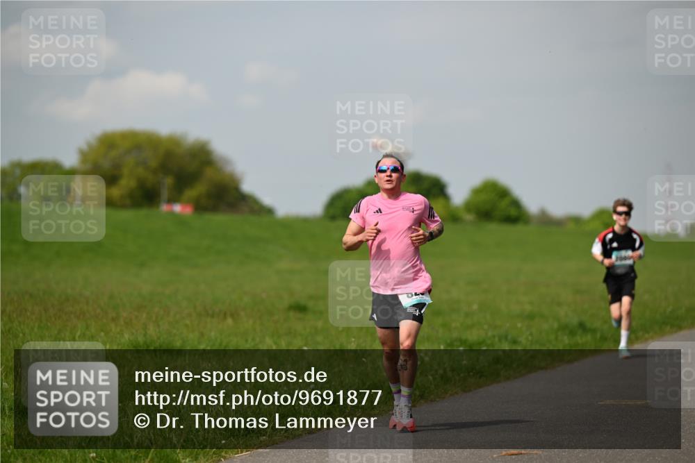 10.05.2026 - 8. Wedeler Halbmarathon Dr. Thomas Lammeyer http://msf.ph/oto/9691877 10.05.2026 11:14:35 Laufen 740 meine-sportfotos.de