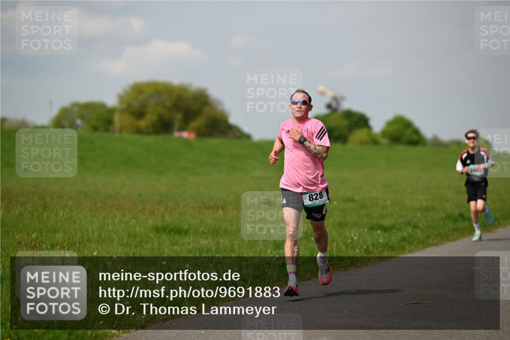 10.05.2026 - 8. Wedeler Halbmarathon Dr. Thomas Lammeyer http://msf.ph/oto/9691883 10.05.2026 11:14:36 Laufen 828 meine-sportfotos.de