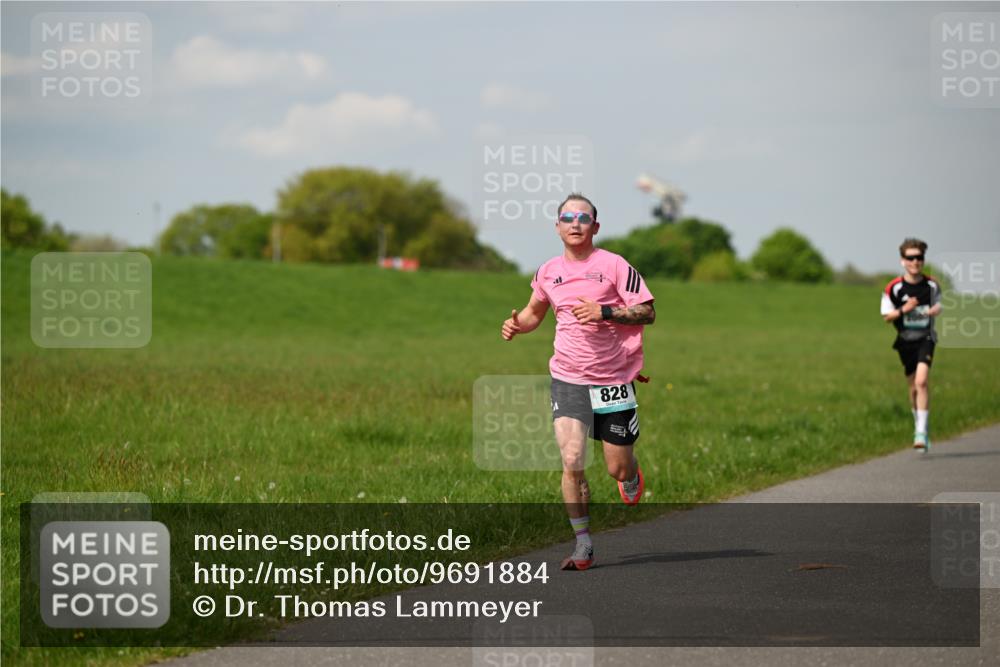 10.05.2026 - 8. Wedeler Halbmarathon Dr. Thomas Lammeyer http://msf.ph/oto/9691884 10.05.2026 11:14:36 Laufen 828 meine-sportfotos.de