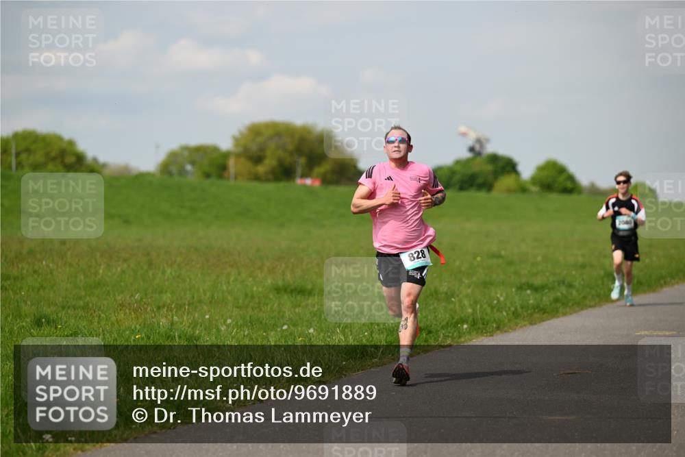 10.05.2026 - 8. Wedeler Halbmarathon Dr. Thomas Lammeyer http://msf.ph/oto/9691889 10.05.2026 11:14:36 Laufen 828, 2040 meine-sportfotos.de