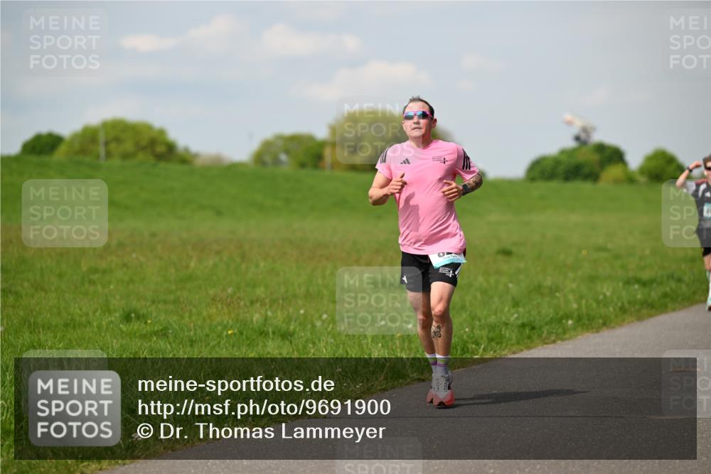 10.05.2026 - 8. Wedeler Halbmarathon Dr. Thomas Lammeyer http://msf.ph/oto/9691900 10.05.2026 11:14:37 Laufen  meine-sportfotos.de