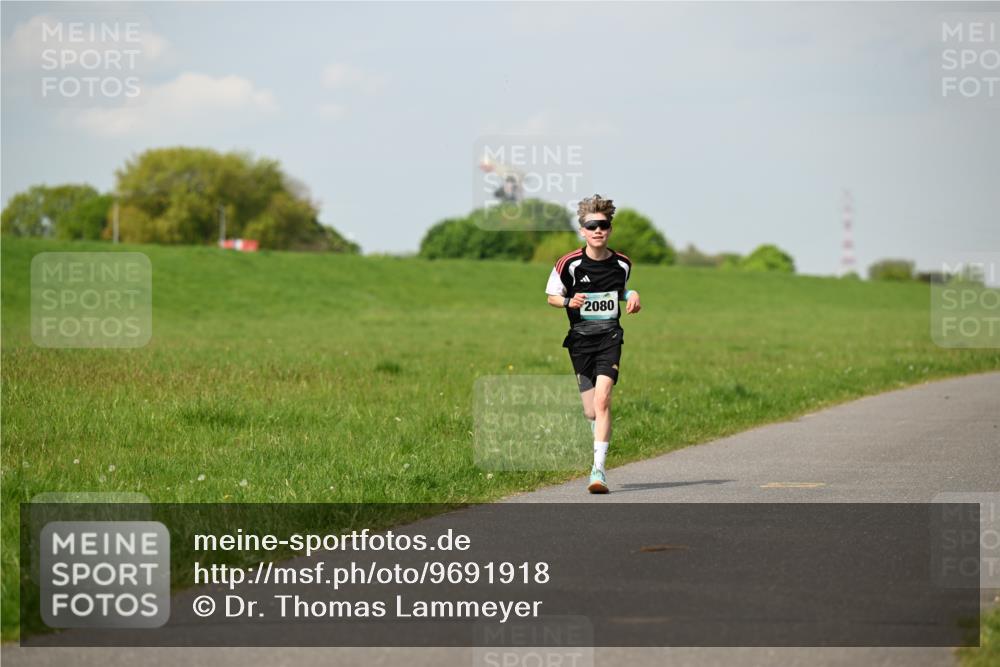 10.05.2026 - 8. Wedeler Halbmarathon Dr. Thomas Lammeyer http://msf.ph/oto/9691918 10.05.2026 11:14:38 Laufen 2080 meine-sportfotos.de