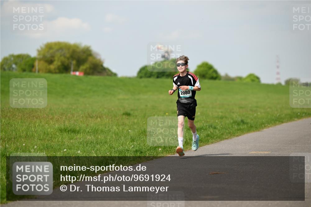 10.05.2026 - 8. Wedeler Halbmarathon Dr. Thomas Lammeyer http://msf.ph/oto/9691924 10.05.2026 11:14:38 Laufen 2080 meine-sportfotos.de