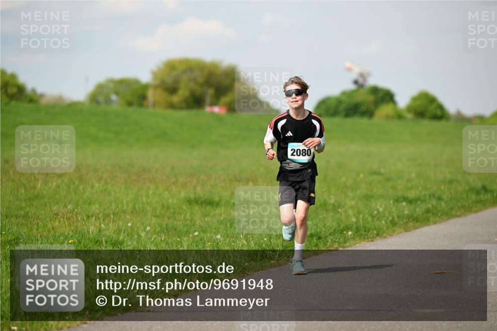 10.05.2026 - 8. Wedeler Halbmarathon Dr. Thomas Lammeyer http://msf.ph/oto/9691948 10.05.2026 11:14:40 Laufen 2080 meine-sportfotos.de