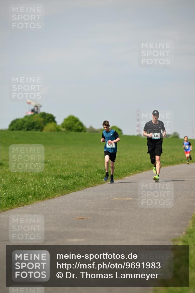 10.05.2026 - 8. Wedeler Halbmarathon Dr. Thomas Lammeyer http://msf.ph/oto/9691983 10.05.2026 11:14:50 Laufen 551, 144 meine-sportfotos.de