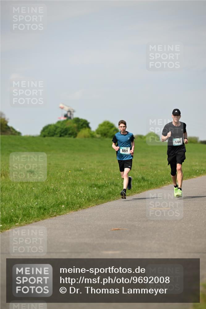 10.05.2026 - 8. Wedeler Halbmarathon Dr. Thomas Lammeyer http://msf.ph/oto/9692008 10.05.2026 11:14:51 Laufen 144, 551 meine-sportfotos.de
