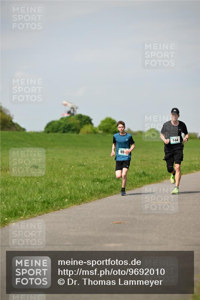 10.05.2026 - 8. Wedeler Halbmarathon Dr. Thomas Lammeyer http://msf.ph/oto/9692010 10.05.2026 11:14:51 Laufen 144 meine-sportfotos.de