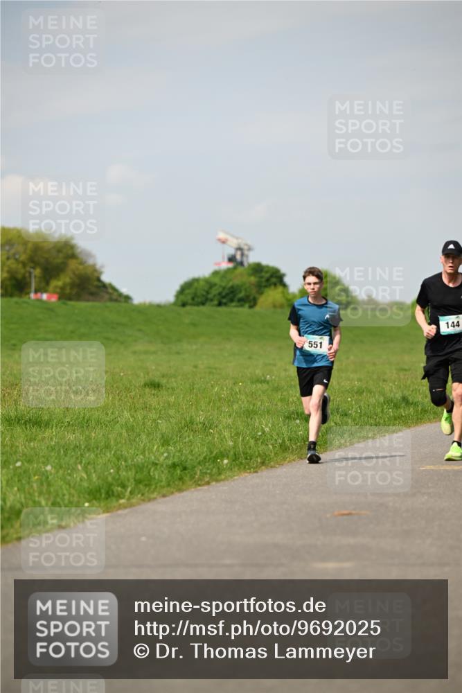 10.05.2026 - 8. Wedeler Halbmarathon Dr. Thomas Lammeyer http://msf.ph/oto/9692025 10.05.2026 11:14:52 Laufen 144, 551 meine-sportfotos.de