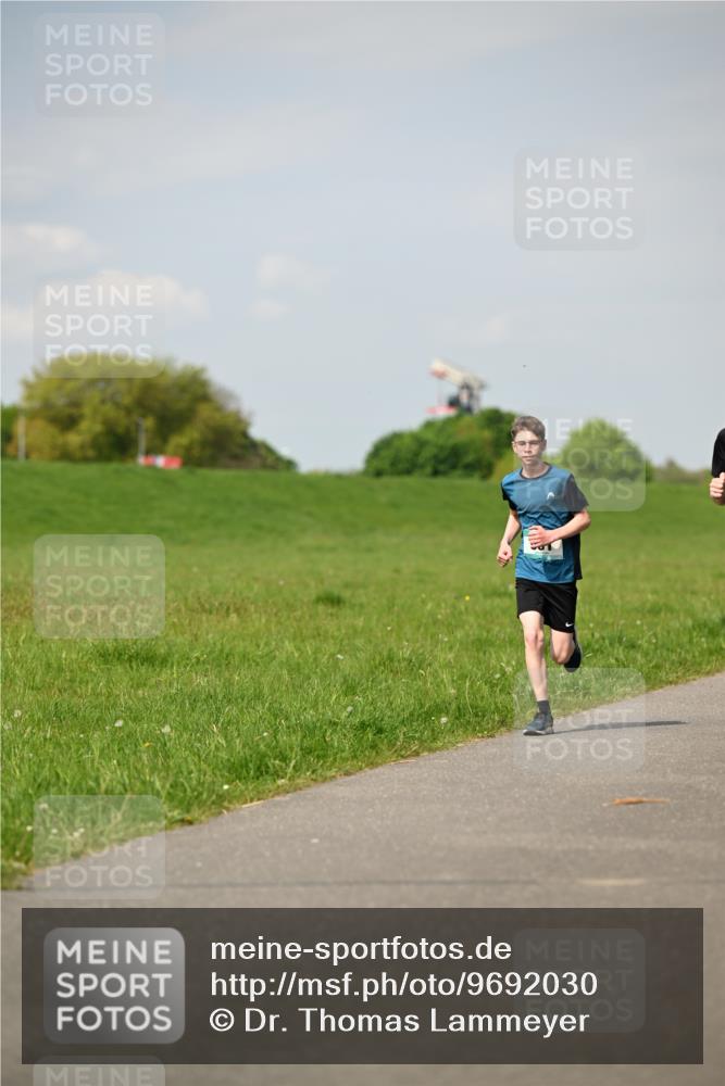 10.05.2026 - 8. Wedeler Halbmarathon Dr. Thomas Lammeyer http://msf.ph/oto/9692030 10.05.2026 11:14:52 Laufen  meine-sportfotos.de