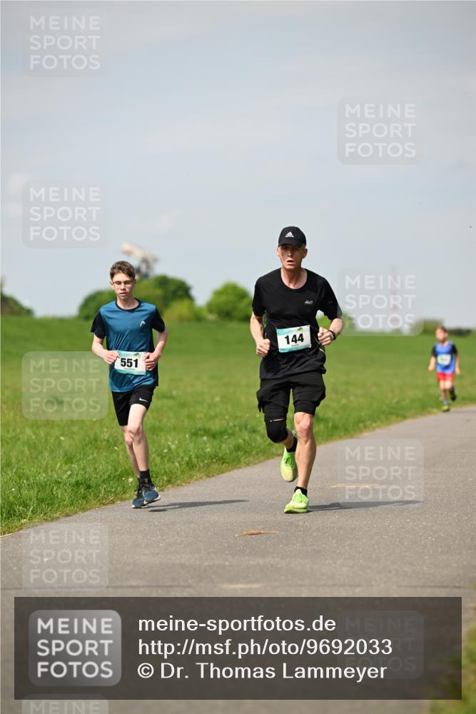 10.05.2026 - 8. Wedeler Halbmarathon Dr. Thomas Lammeyer http://msf.ph/oto/9692033 10.05.2026 11:14:53 Laufen 551, 144 meine-sportfotos.de